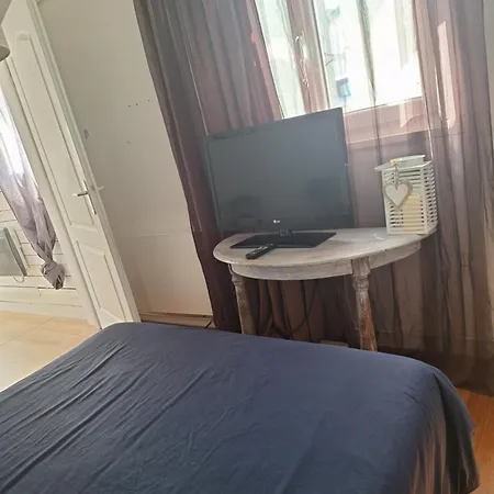 Ubytování v soukromí Petite Maison 15 Mn A Pied Du Marche Et Vieux Port La Rochelle (Charente-Maritime)