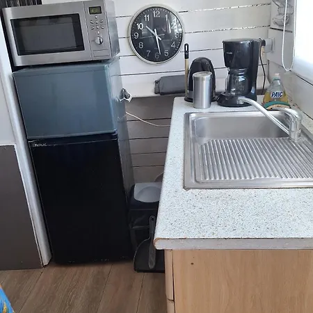 Petite Maison 15 Mn A Pied Du Marche Et Vieux Port * La Rochelle (Charente-Maritime)