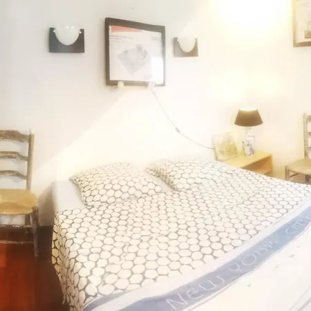 Petite Maison 15 Mn A Pied Du Marche Et Vieux Port Homestay *
